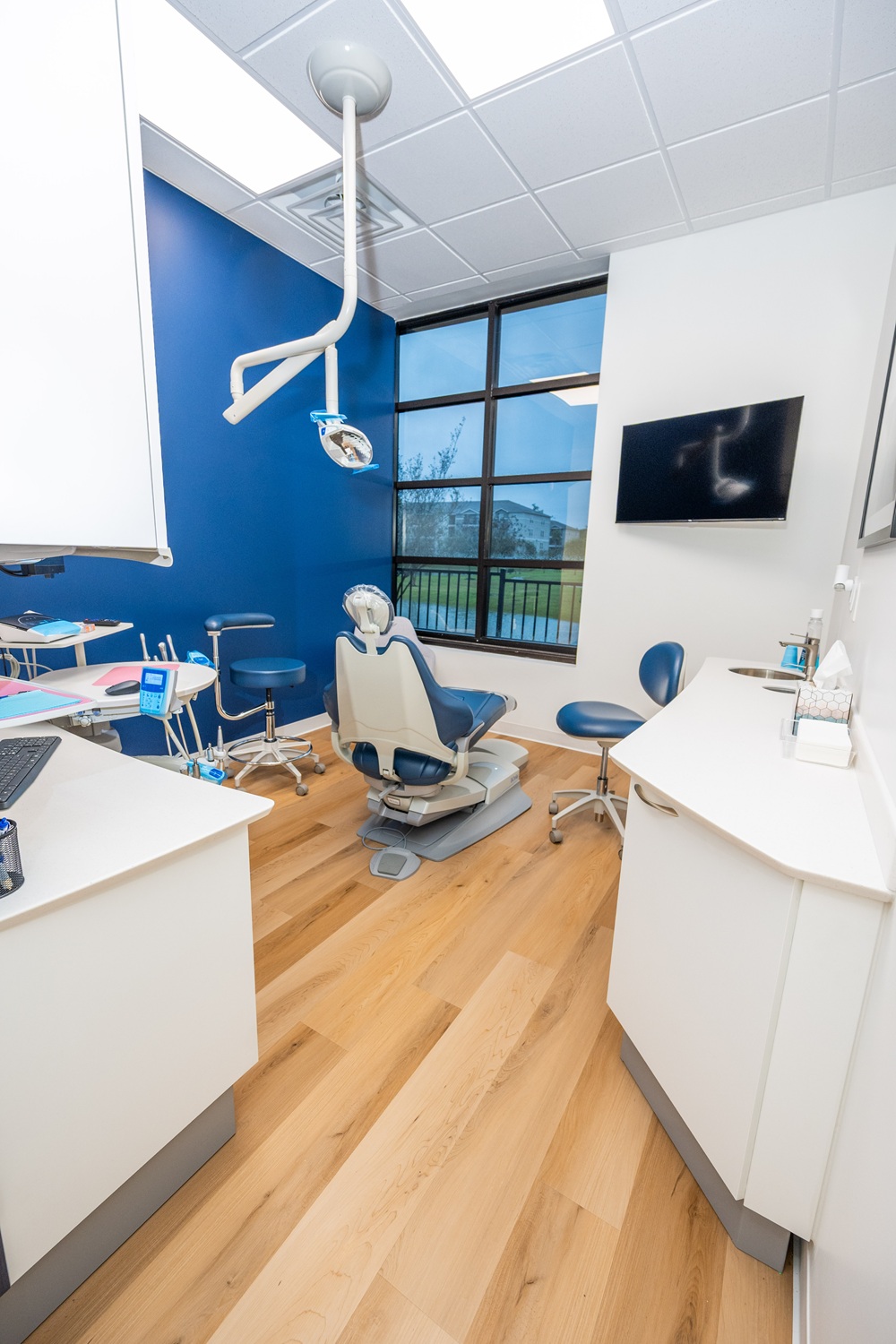 Dental treatment room with exam chair at the ProsthDent prosthodontist office in Magnolia
